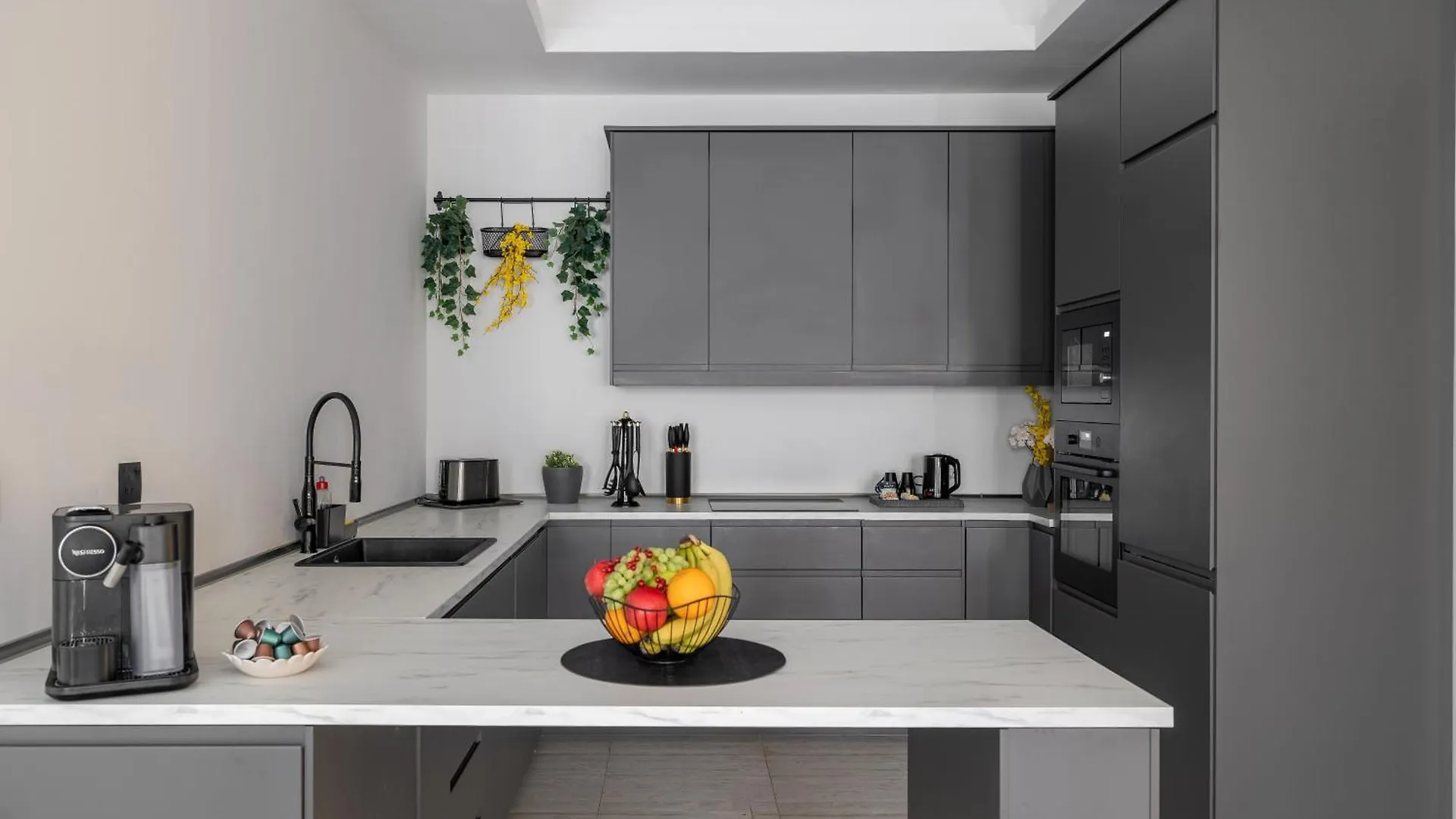 Modern 3Br Retreat I Gym, Balcony & Prime Location Apartment Riyadh